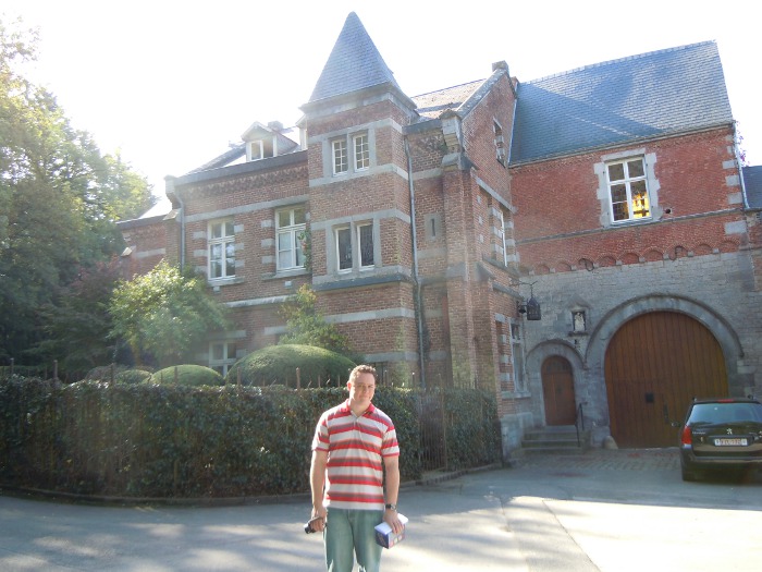In front of Abbaye Saint Remy in Rochefort